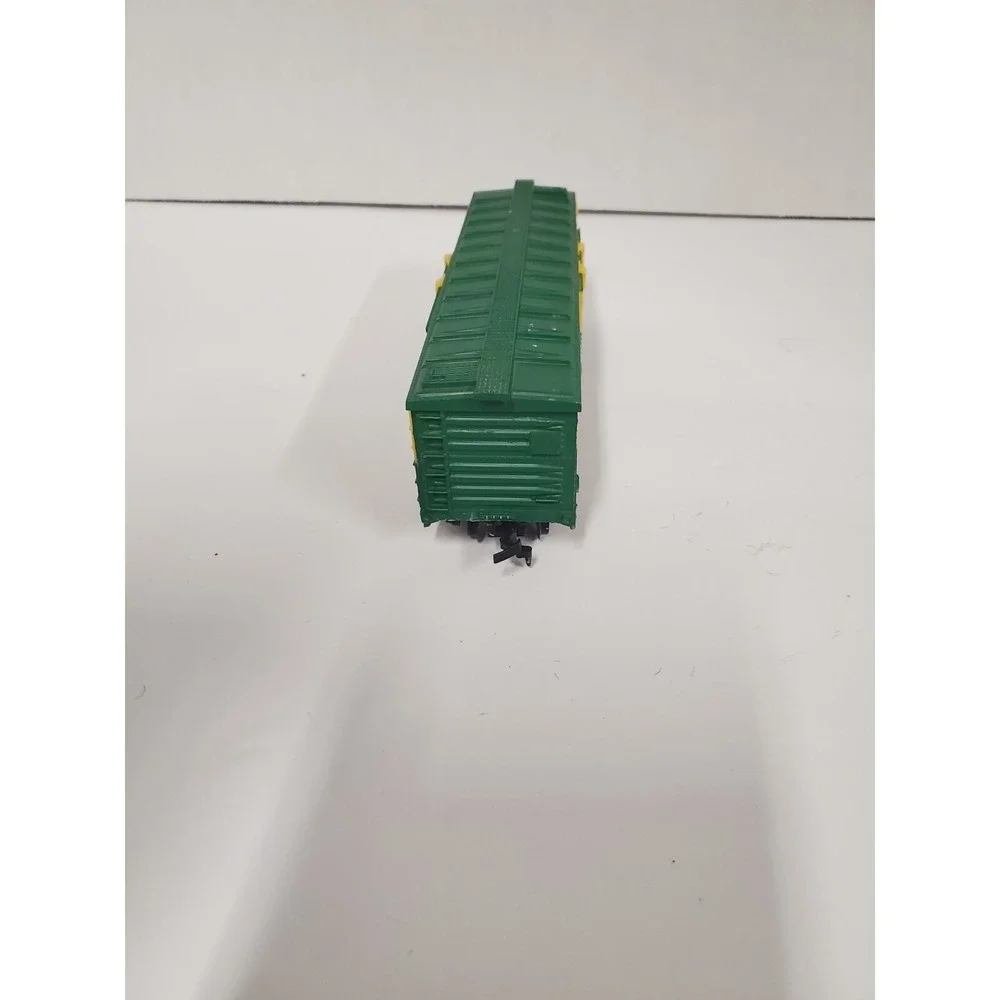 LIFE-LIKE HO SCALE CNW 15040 CHICAGO NORTH WESTERN STOCK CATTLE CAR